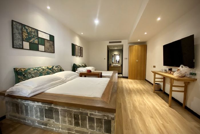 5折家庭双床-大炕房  室 人 床距您直线1.8km 408 连住优惠