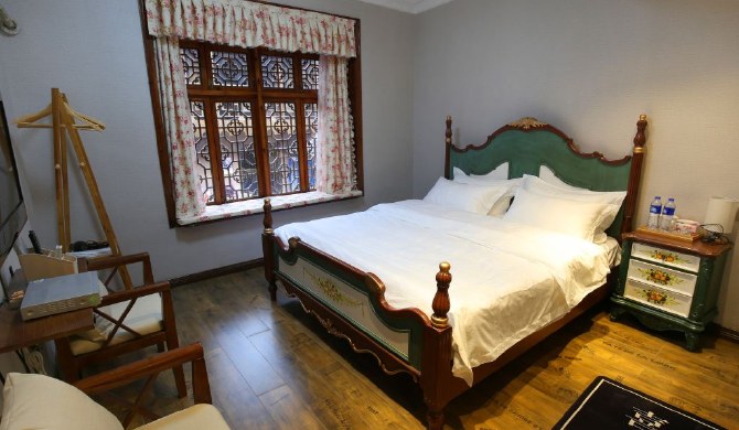 久栖·凤凰喜舍精品民宿舒适大床房