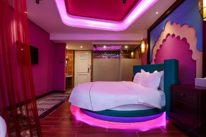 两江新区/北部新区粉色系列浴缸主题房