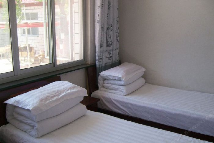 新手立减品牌民宿酒店式标准涞源凉城农家院二人间  室 人 床距您直线