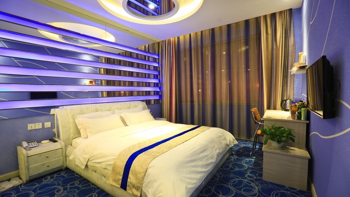 烟台龙口薇爱主题酒店大床主题房