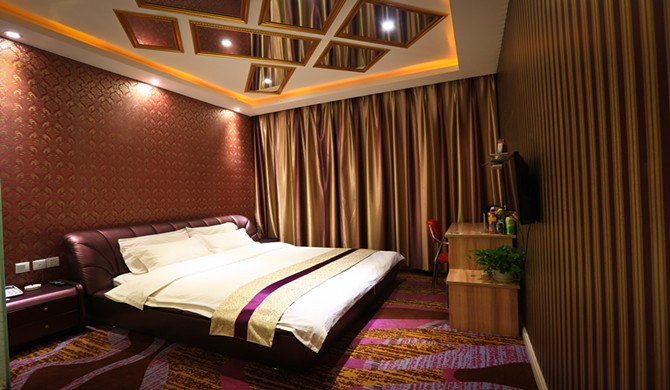 烟台龙口薇爱主题酒店大床主题房