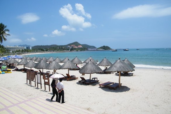 三亚大东海大东海花园小区酒店式公寓地址:三亚大东海seven鱼蜜月大床