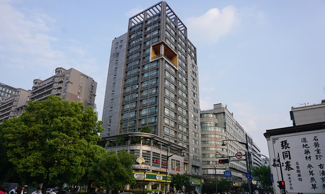 杭州住宿 下城区住宿 靠近西湖地铁口湖景大床房