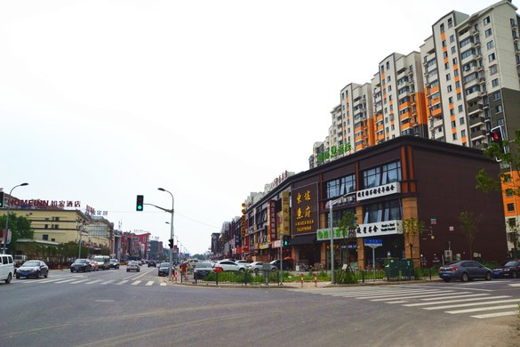 紧邻秀沿路地铁站