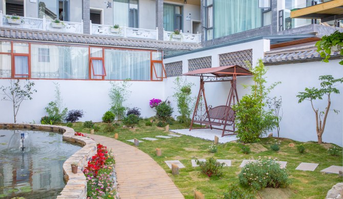 大理古城龙龛云景多肉花园民宿整套