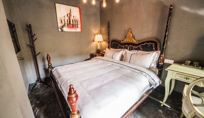 十里蓝山民宿吉姆家别墅-巴黎大床房