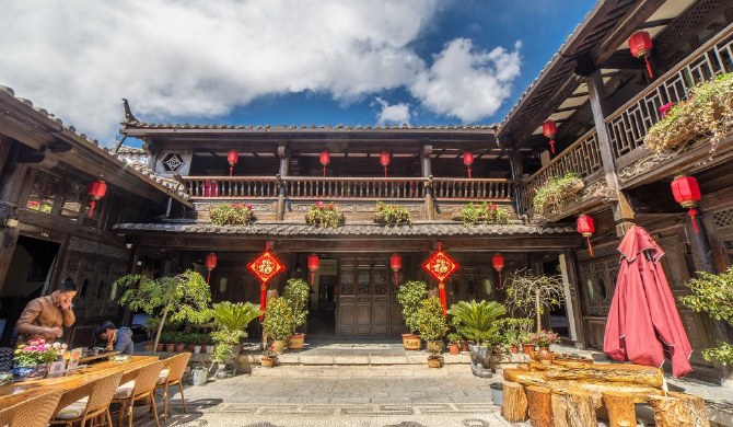 丽江牛家大院客栈二号院豪华双床房