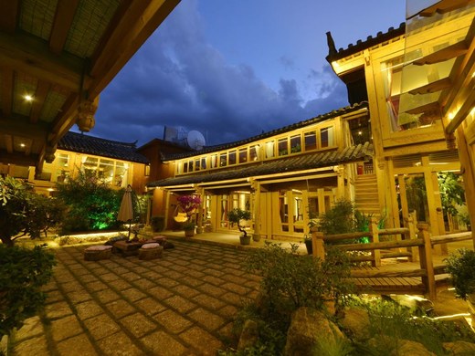 三色云河连锁客栈丽江束河二分店大床房