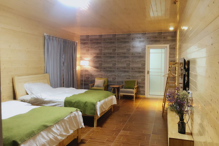 黄龙岘景区庆凤山庄(黄龙岘店)木屋标准间