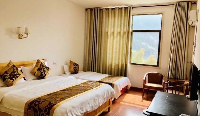 紫雾山庄-家庭房