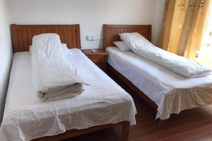 宽松取消保障有浴缸石潭村永新农家乐标准间  室 人 床 128