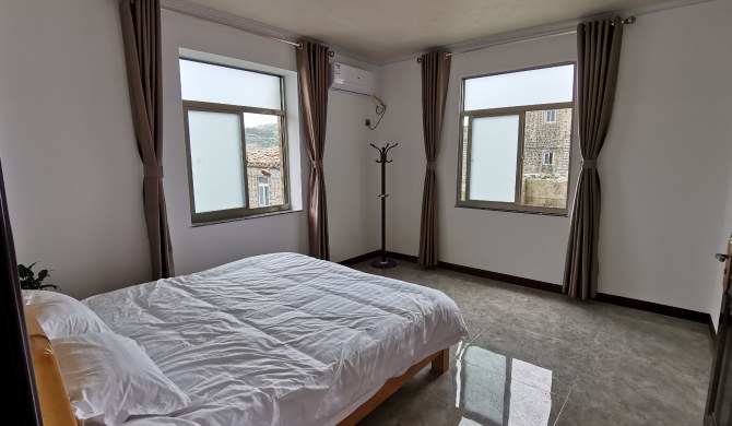 福州短租住宿 平潭县民宿|短租房 猴研岛沙滩边上海景大床房1 查看