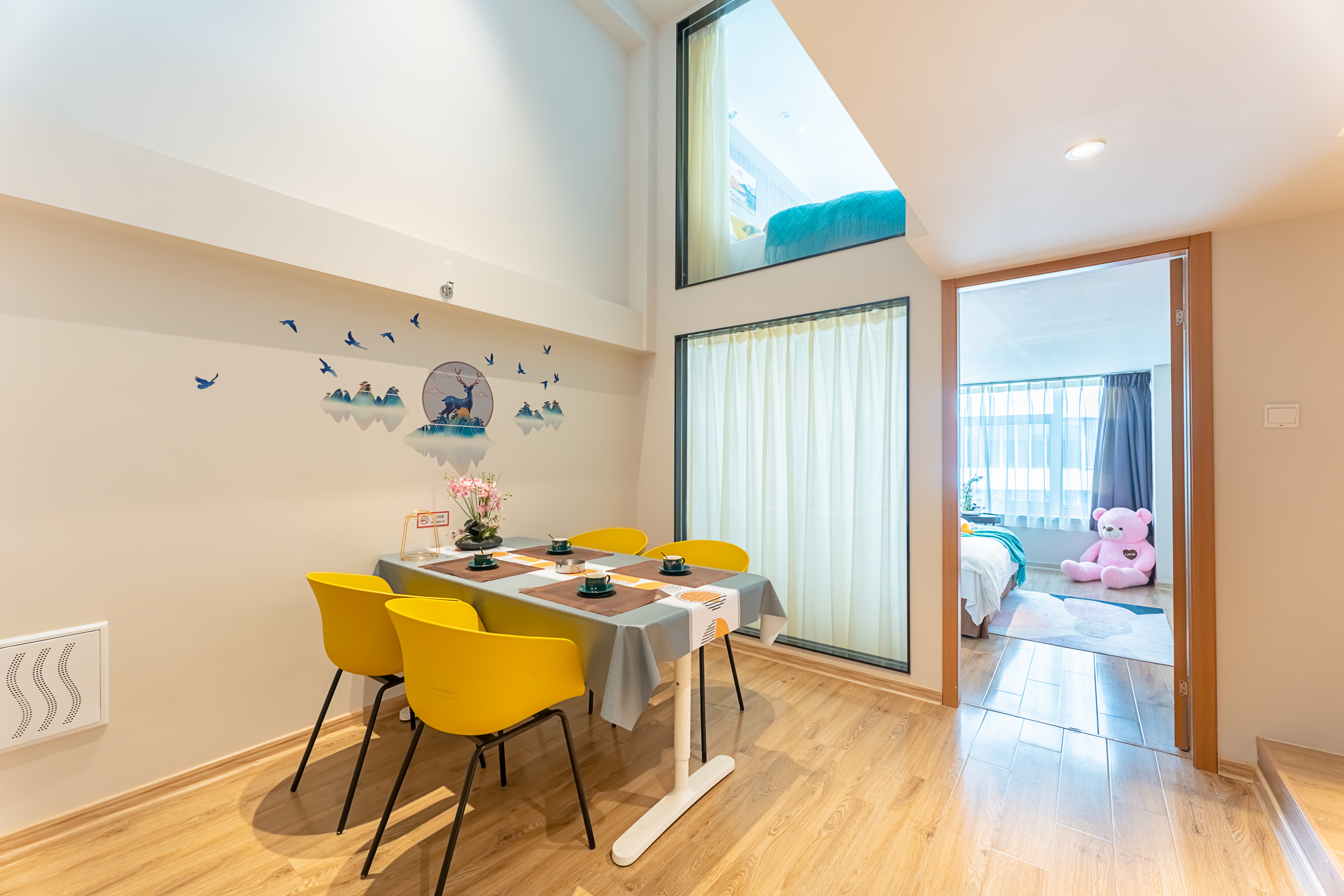 B-964 Loft Duplex Apartment