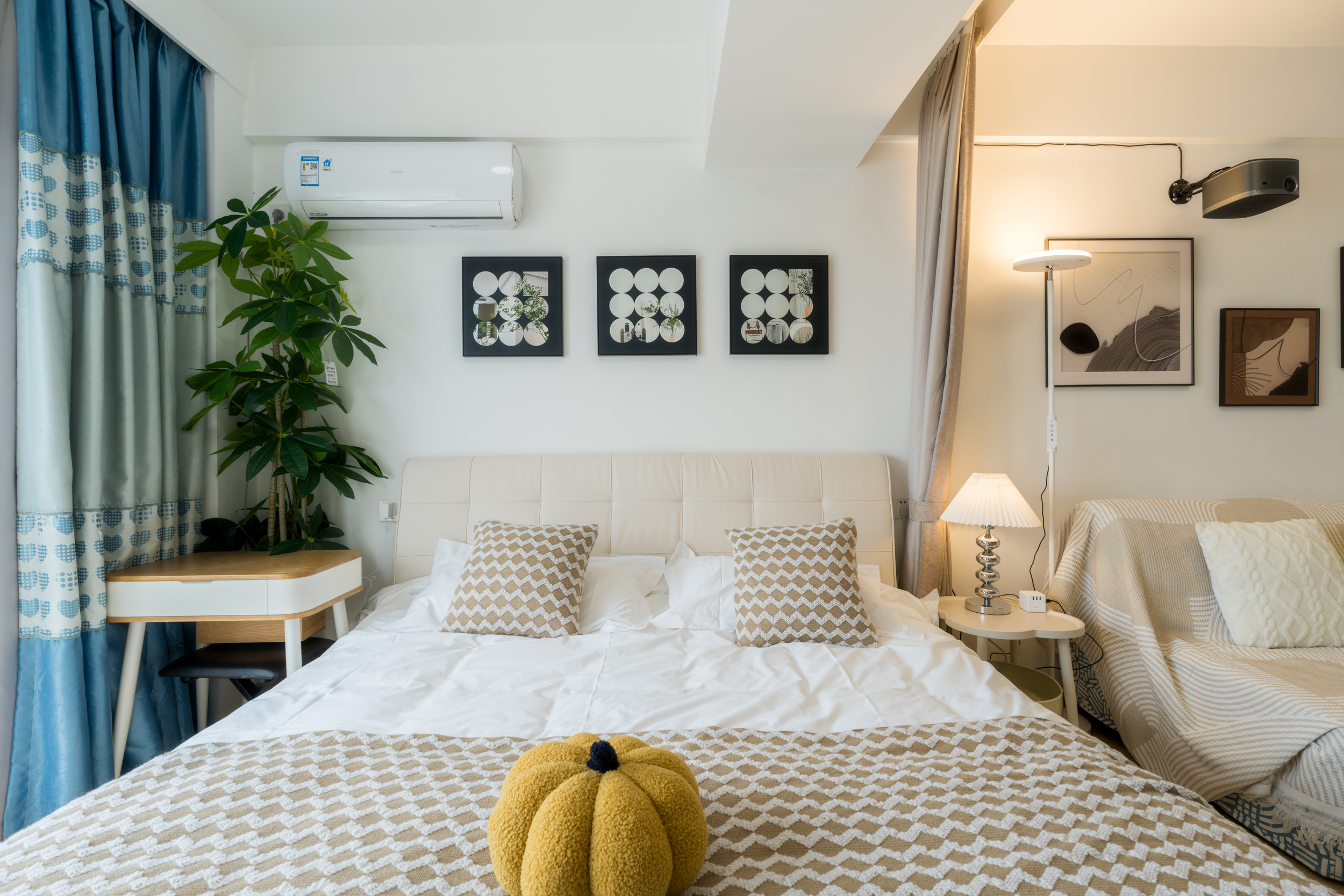 Moli Pro City View Double Room